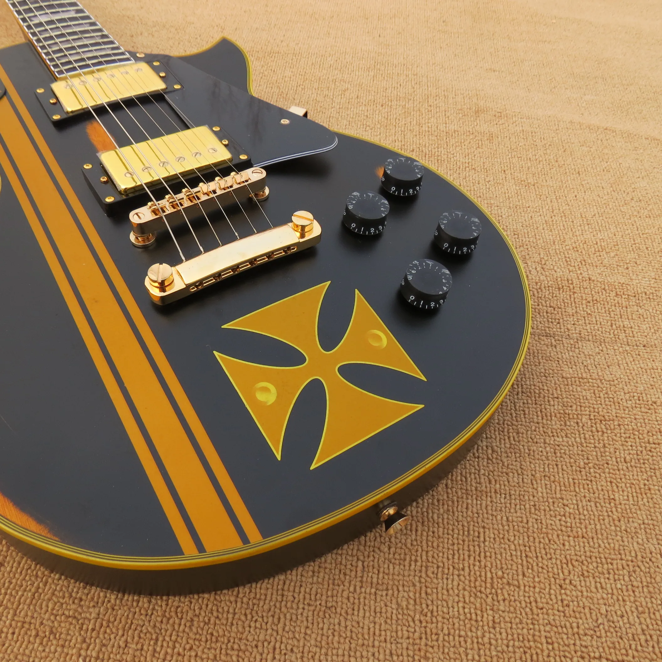 Електрическа китара James Hetfield Iron Cross Матово Черно Стандартна серия с Златна Обкова - 3