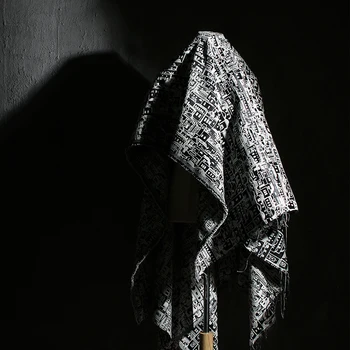 Черно-бяло творческа есенно-зимно палто, дизайнерски дрехи, платове на едро, плат за квадратни метра за шиене, материали 