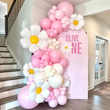1 комплект Дейзи балони венец арка пастелни розови бонбони оцветени балкон момичета цвете рожден ден, сватба, бебе душ декор Глобос