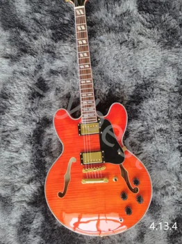 Електрическа китара с кухи корпус цвят джаз череши, горната и задната част цвят на пламък, златни детайли, подплата от черно и розово дърво