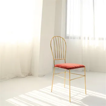 Скандинавски прост Модерен стол за хранене Лесен Луксозен ретро стол За грим Холандски Velvet Тоалетка С облегалка Трапезни Столове